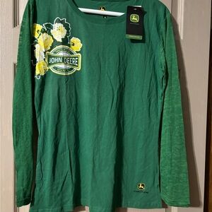 Women’s size medium John Deere long sleeve Tee NWT